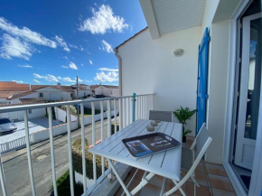 Appartement 1er étage proche centre-ville, plage et commerces, balcon, parking, WIFI inclus - FR-1-22-171
